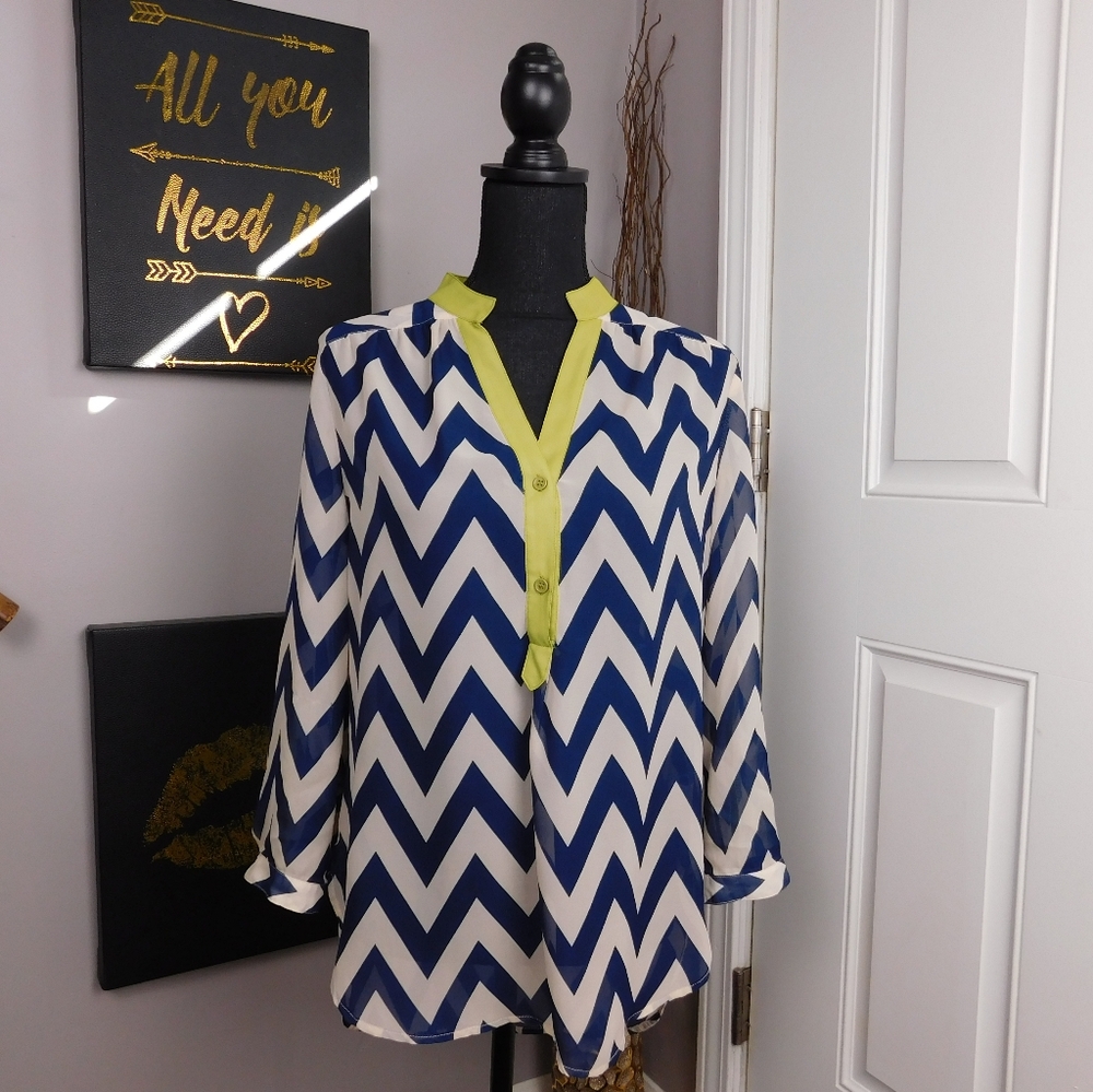 🌻 Tacera (S) Chevron Pattern Blouse